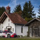 Bei der neuen Central European Rally zeigte sich Toyota-Pilot Kalle Rovanperä von Beginn an in Topform und stellte mit einer starken Vorstellung schon früh die Weichen für den Titelgewinn